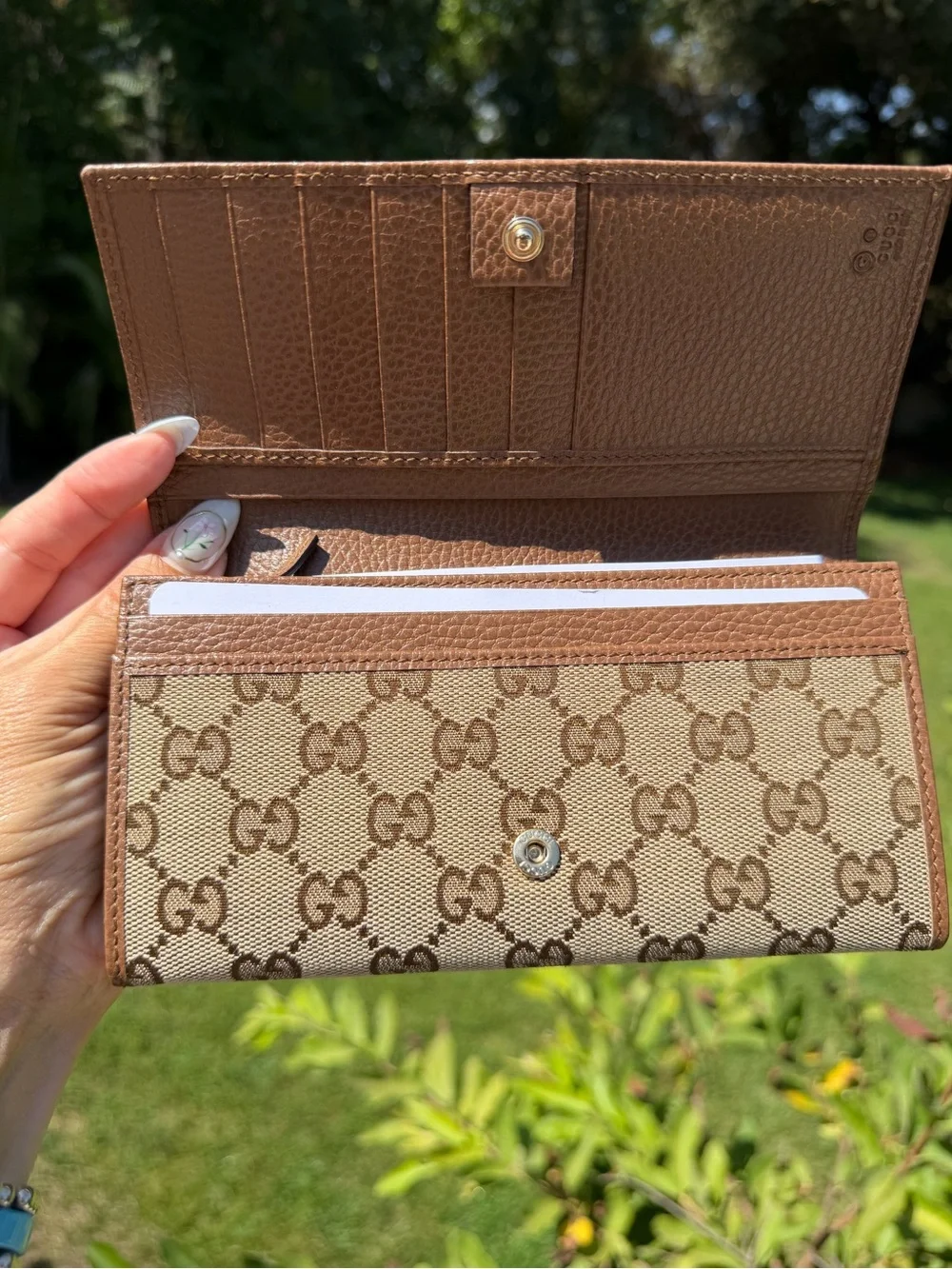 Gucci Beige and Brown GG Canvas Continental Wallet - Picture 2 of 9